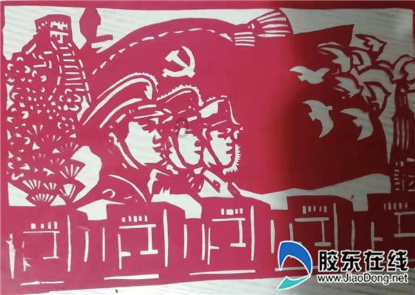 面对曹操进攻，刘备带十万百姓撤离，为何被说虚伪？游戏画面